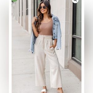 Pink Lily cropped linen pants beige